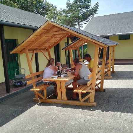 Vadasa Motel Es Etterem Hegyhatszentjakab Luaran gambar